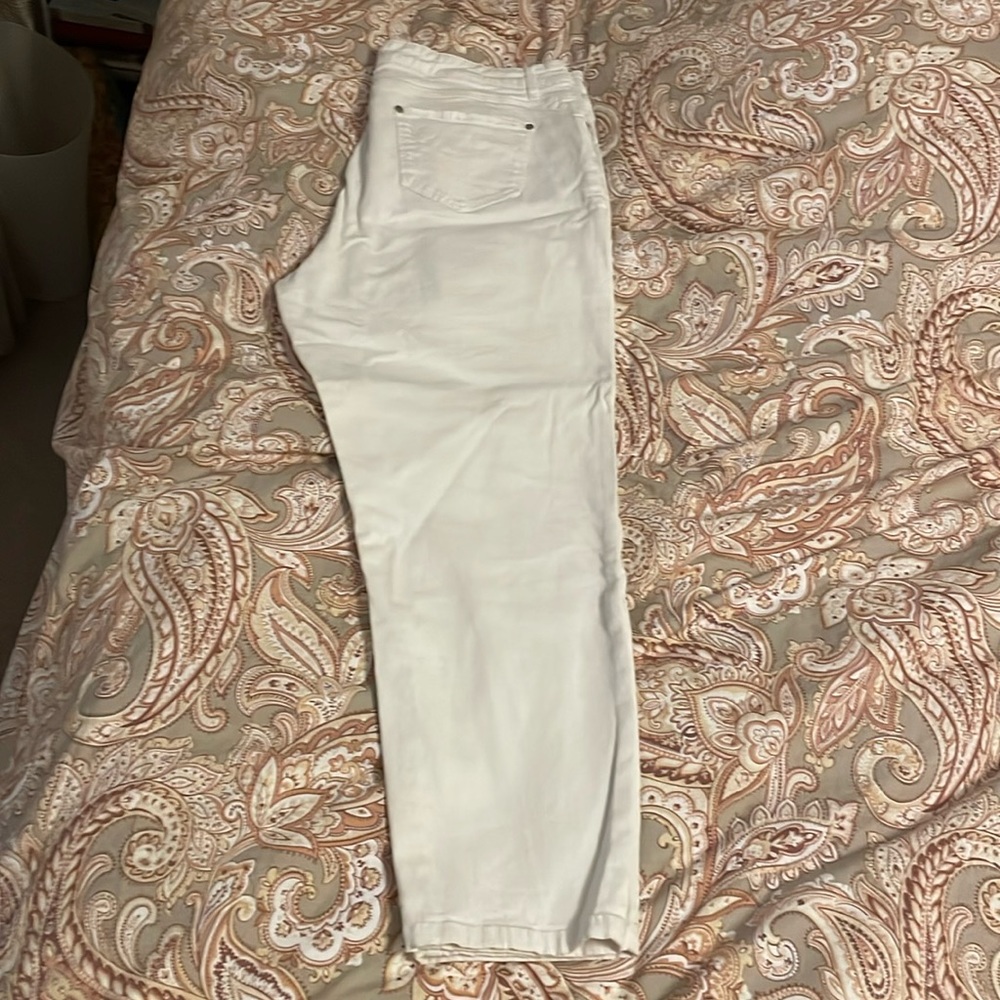 Hannah white cropped jeans sz 16